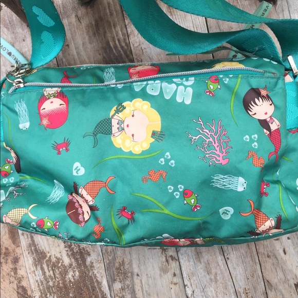 Harajuku Lovers green crossbody bag - Picture 3 of 5